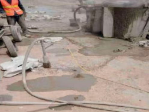 天心水泥混凝土路面板底注浆技术 路面脱空注浆整治方案