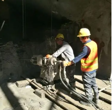 天心水下抗分散灌浆料特点 水下不分散注浆料介绍